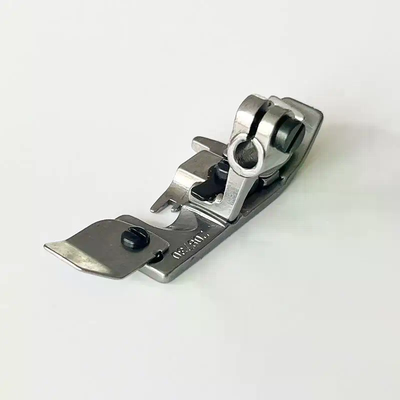 208730 Narrow Tongue 1/4 Inch  - огляд і ціна Overlock Sewing Machine 4 Thread