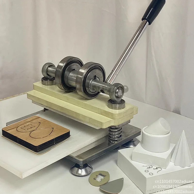 Double Wheel Hand Leather Cutt - огляд і ціна Leather Cutting Die Press