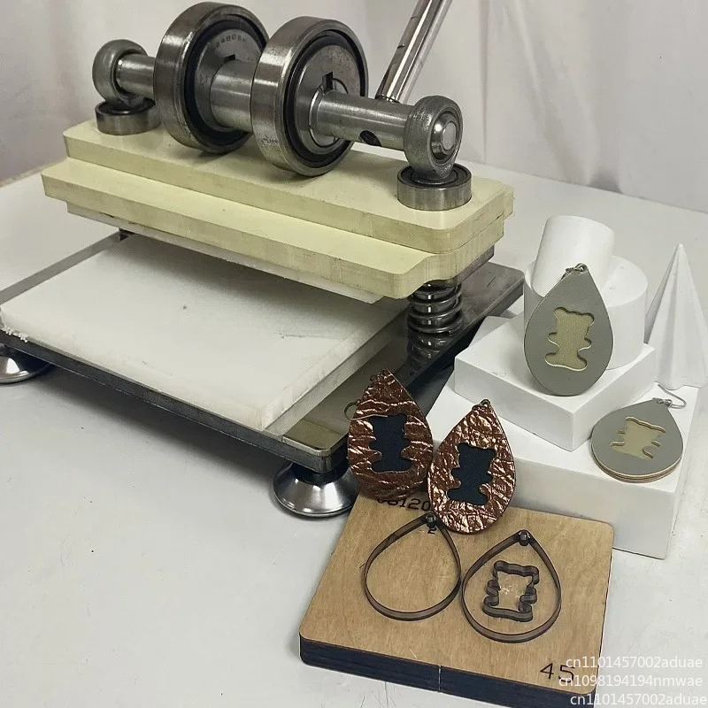 Double Wheel Hand Leather Cutt - огляд і ціна Leather Cutting Die Press