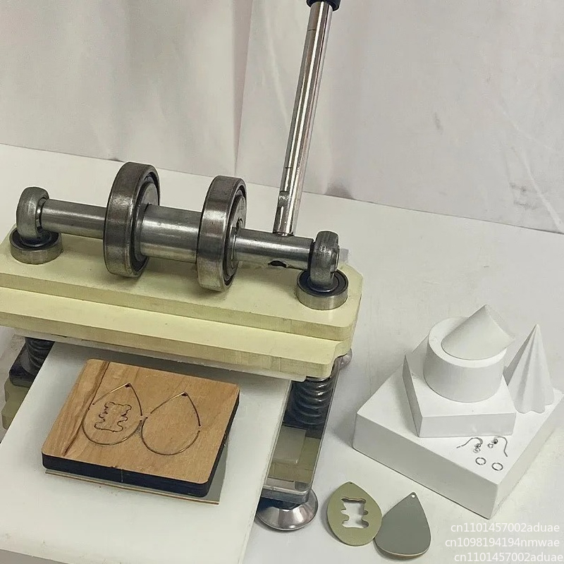 Double Wheel Hand Leather Cutt - огляд і ціна Leather Cutting Die Press